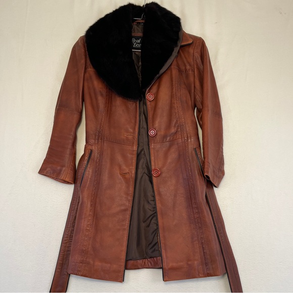 Jackets & Blazers - Real leather brown vintage jacket with detachable fur collar xxs